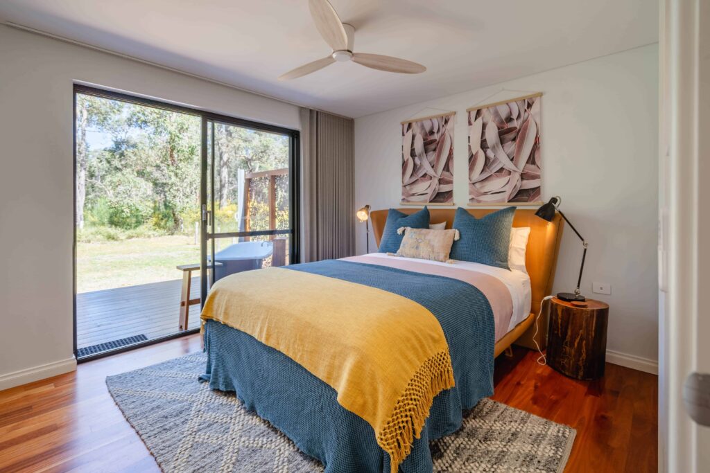 chalet-rosegum-bedroom-tree-chalets-forest-retreat