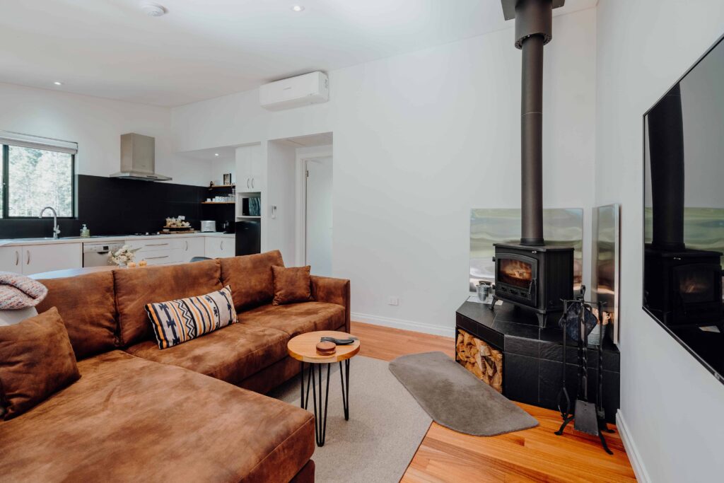 chalet-rosegum-livingroom-tree-chalets-forest-retreat