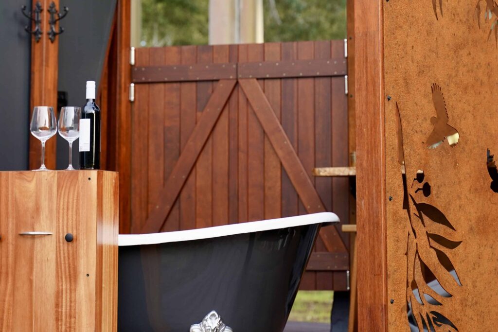 tree-chalets-outdoor-bath-chalet-grandis-romantic-eco-stay-busselton